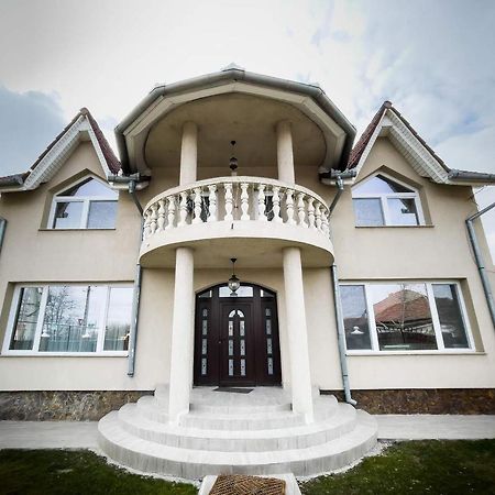 Casa Blanco Oradea Exterior foto