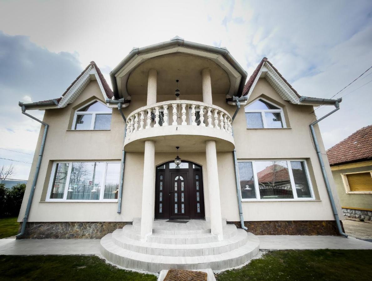 Casa Blanco Oradea Exterior foto